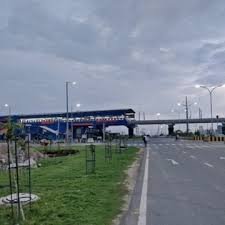 Near 137 Metro Station